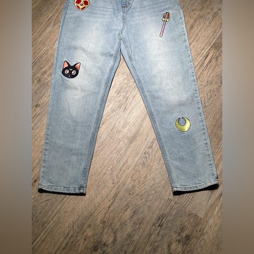 Sailor Moon Mom Jeans  Size: 11 - Picture 7 of 9